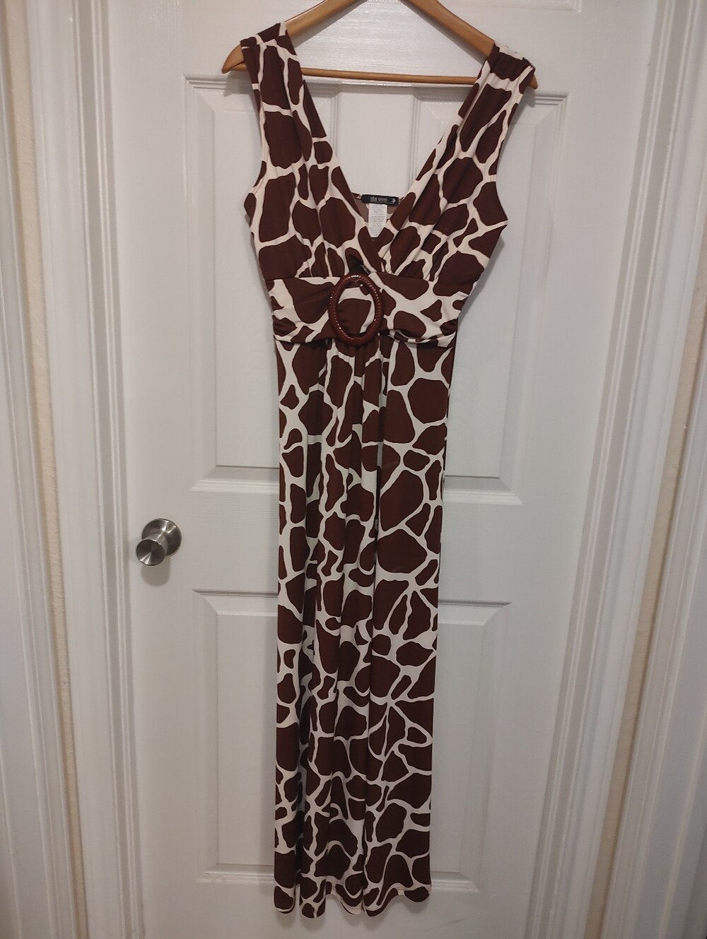 Star Vixen Brown and Cream Giraffe-Print Maxi Dress with Belt